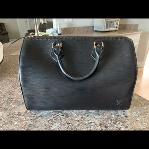 💯 authentic Louis Vuitton  speedy 30 epi black